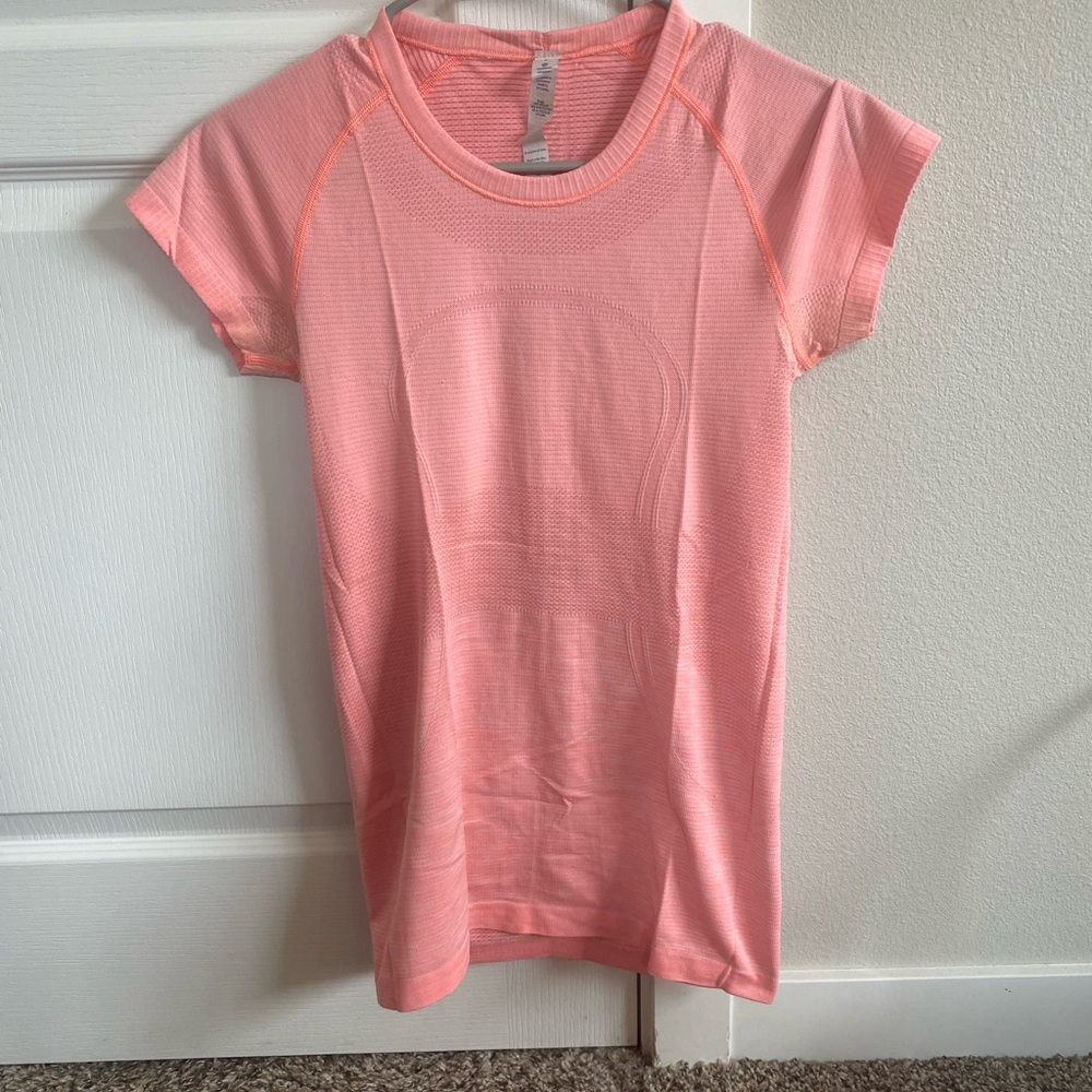 Wonderful condition, LuluLemon swiftly tech tee